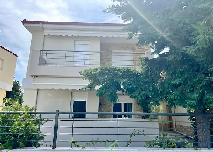 Nikiti Sunny House